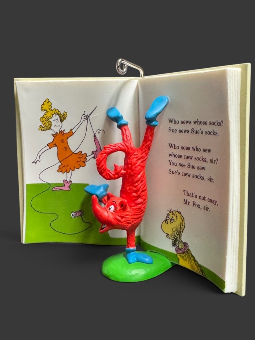 Hallmark 2023 Dr Seuss Fox in Socks Christmas Ornament NIB - Picture 3 of 15